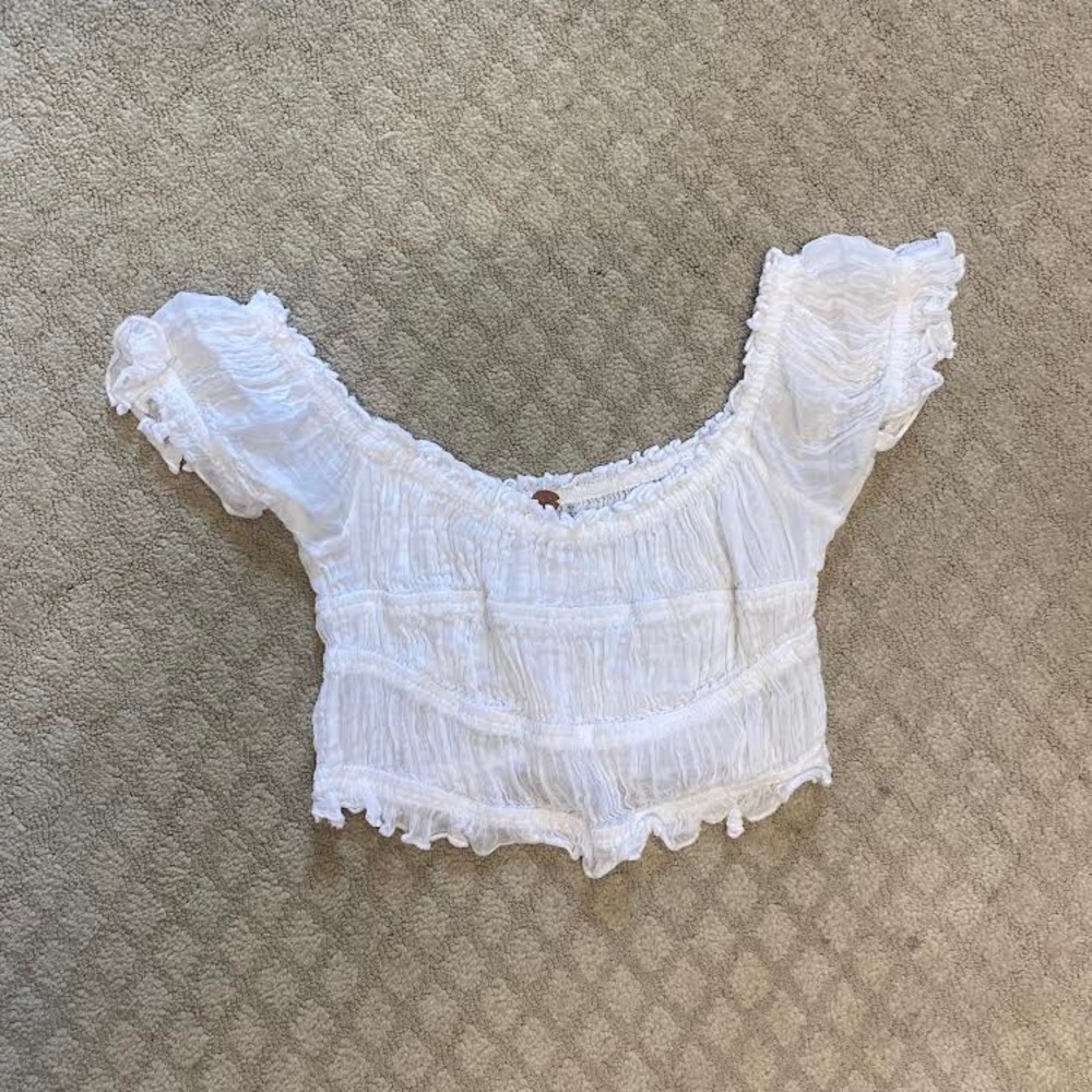 Puffed T, sleeves adjustable (can be worn normal or off the shoulder)
